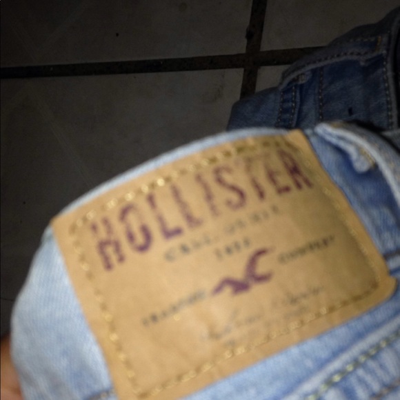 Hollister light wash jeans - Picture 4 of 5
